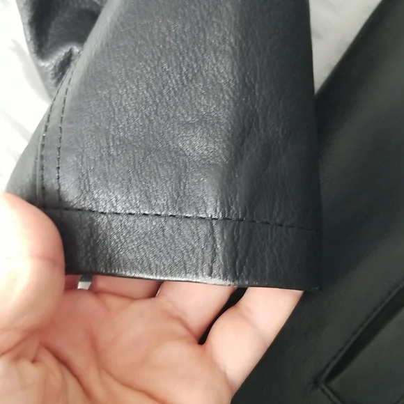 L - Jacket - Picture 3 of 13